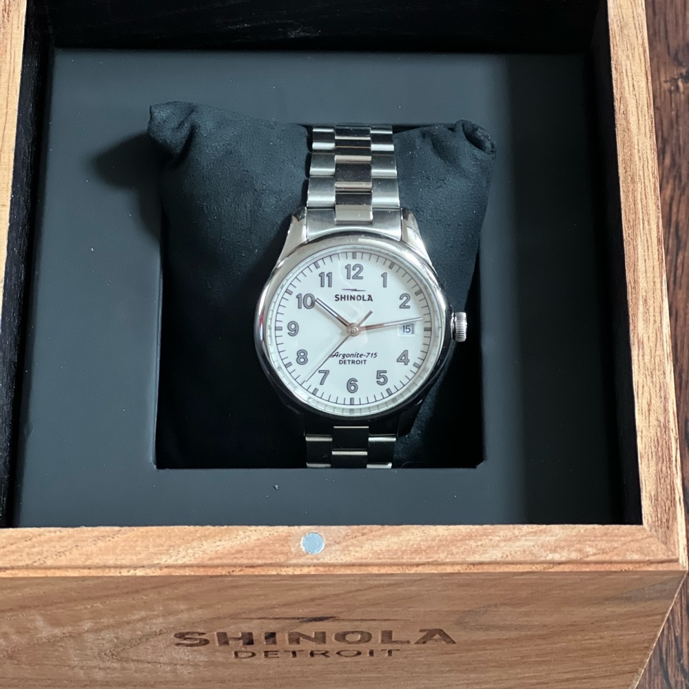 Shinola 38mm Vinson bracelet Watch